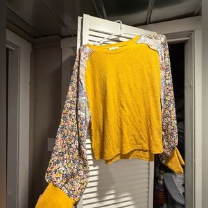 Umgee sheer sleeve tee